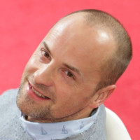 Kris Van Hoof