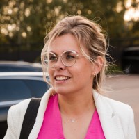 Inge Maurik