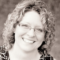 Lesli Nelson