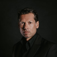 Anton Kozubik
