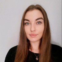 Yana Skop