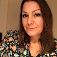 Magda Van 'T Hart