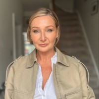 Karen Dundas