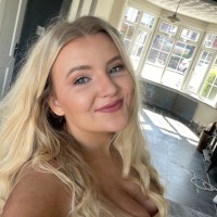 Elise Andrews