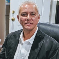 Lee Pinheiro