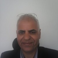 محمود عزب