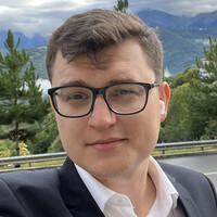 Валентин Петров