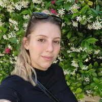 Lucía L.