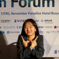 SEUNG LEE