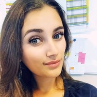 Esther Aprilante