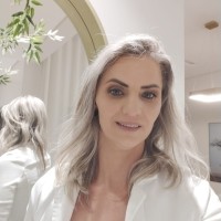 Adriana de Cézaro dos Santos