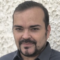 Luis .