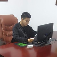 刘俊文