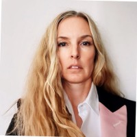 Anne Wall
