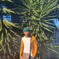 Unathi Dyantyi