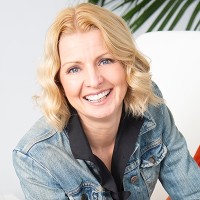 Vicki Carr