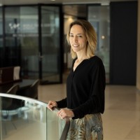 Karolina Hulst, Van