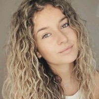 Cláudia Aires Santos