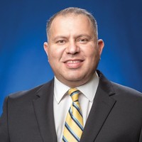 Daniel J Lizarraga