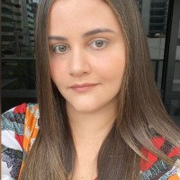 Isis Barros Santos