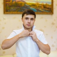 Максим Попов