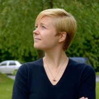 Celia Davies