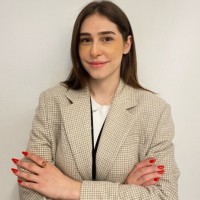 Esra Ayvaz