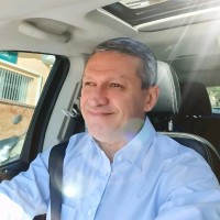 Marcio Roberto de Oliveira. .'.