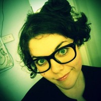 Laura Mills
