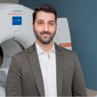 Stephen Nelli Mba, Che