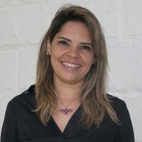 Vívian Junqueira Leal