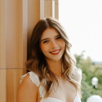 Laura Constantinescu