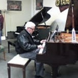 tom AKIN