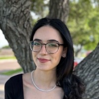 Ariana Flores