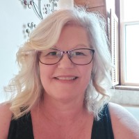 Lisa Barkhouse