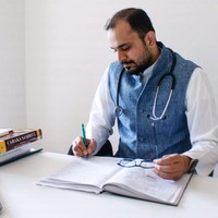 Dr.(Vd.)Rajat Sharma