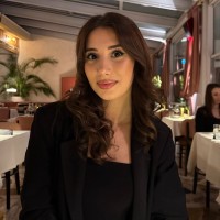 Hande Kaya
