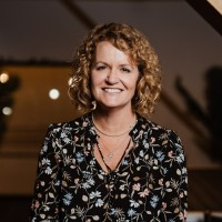 Kim Parker - Llerenas