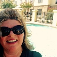 Kelli Wall