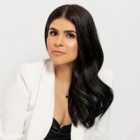 Ana Laura M.