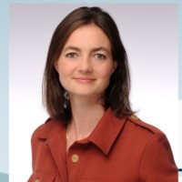 Estelle L.