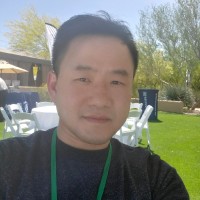 Robert Um