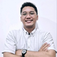 Dimas B.