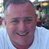 Simon Hurt