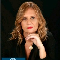 Lorenna de A Mello Della Santa