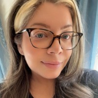 Amanda Kuhns