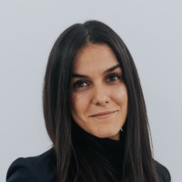 Lainey Manos