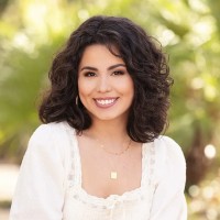 Danielle De Leon