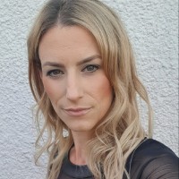 Laura R.