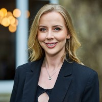 Laura Mackenzie Assoc Cipd